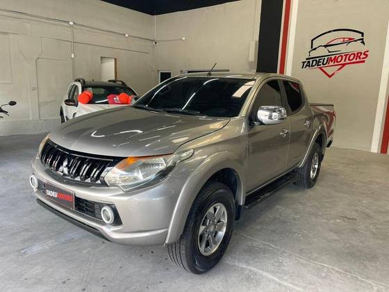 MITSUBISHI L200 TRITON 2.4 16V TURBO DIESEL SPORT HPE CD 4P 4X4 AUTOMÁTICO